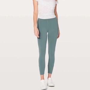 LULULEMON In Movement 7/8 Tight Everlux 25"
Mystic Green Size 6